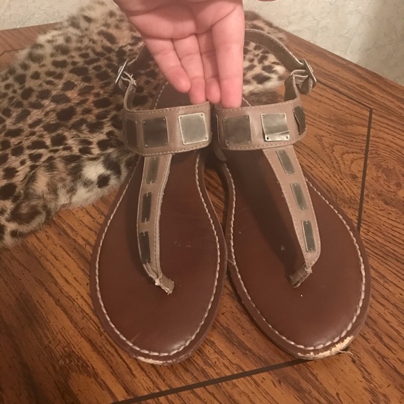 American Eagle Outfitters Shoes - 🆕 Gently loved American Eagle Outfitters sandals